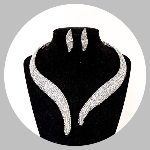Vera Jewelry - Italian Horn Rhinestone Choker & Earring Set NWT